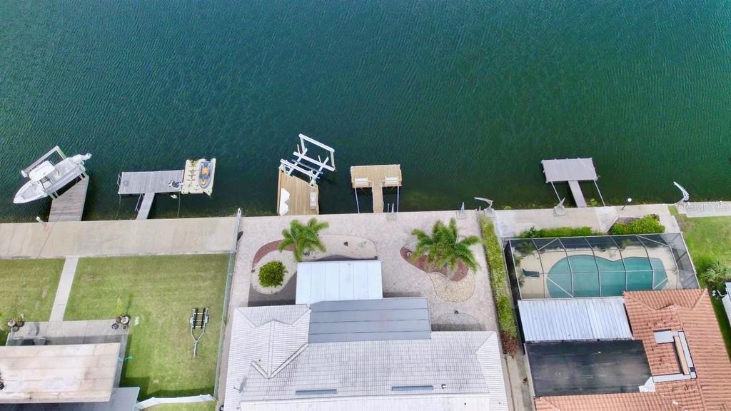 Image 5 of property listing at 5339 BOWLINE BEND, New Port Richey, FL 34652