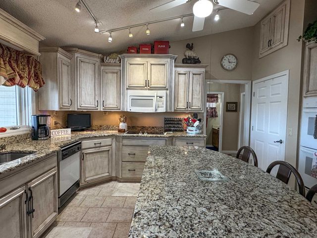 606 S Shore Drive, Horseshoe Bend, AR 72512