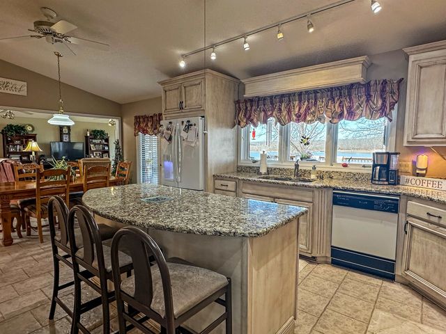 606 S Shore Drive, Horseshoe Bend, AR 72512
