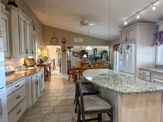 606 S Shore Drive, Horseshoe Bend, AR 72512