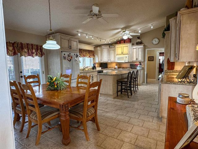 606 S Shore Drive, Horseshoe Bend, AR 72512