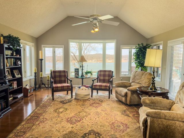 606 S Shore Drive, Horseshoe Bend, AR 72512