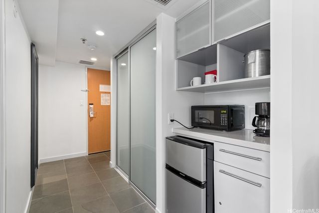 410 Atkinson Drive 727, Honolulu, HI 96814