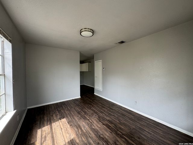 9013 Garnett Ave, San Antonio, TX 78221