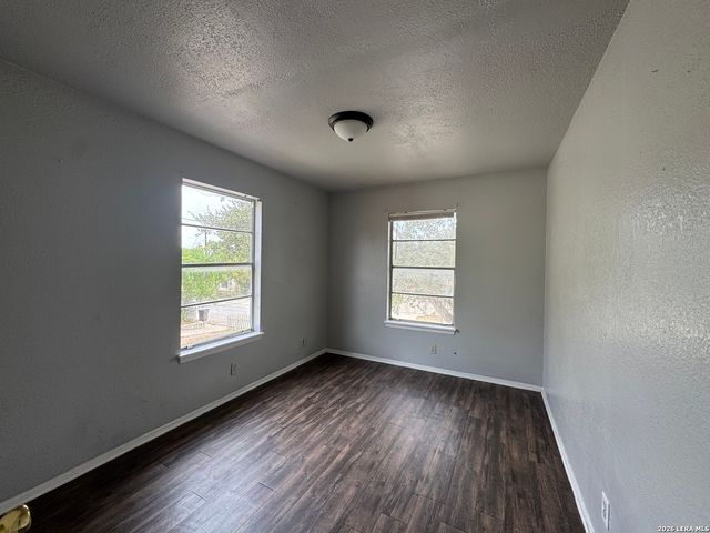 9013 Garnett Ave, San Antonio, TX 78221