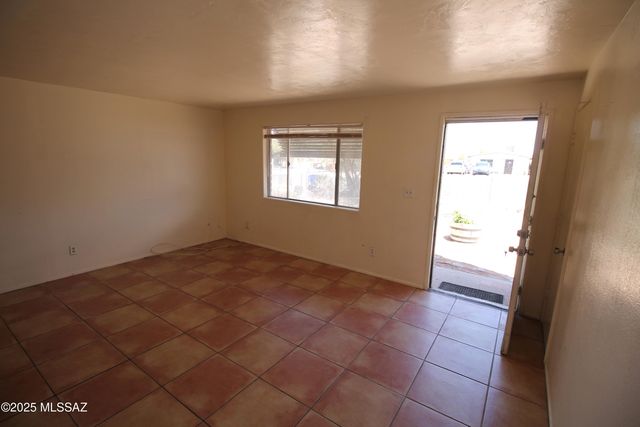 2665 N Leah Place, Tucson, AZ 85705