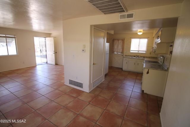 2665 N Leah Place, Tucson, AZ 85705