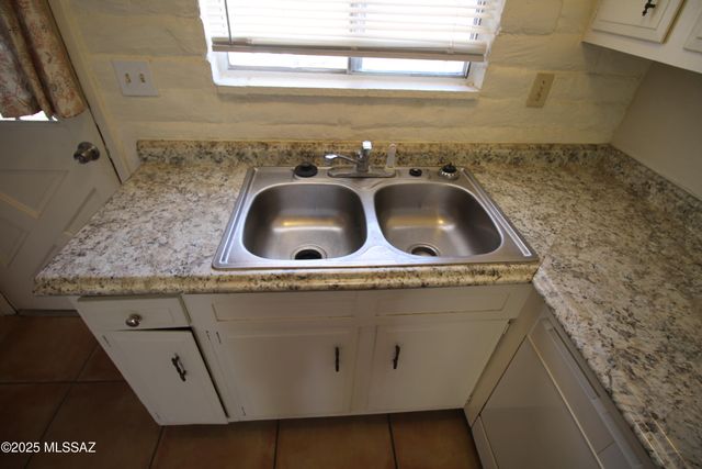 2665 N Leah Place, Tucson, AZ 85705