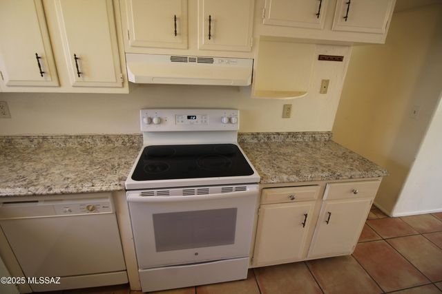 2665 N Leah Place, Tucson, AZ 85705