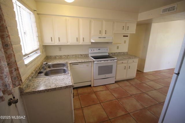 2665 N Leah Place, Tucson, AZ 85705