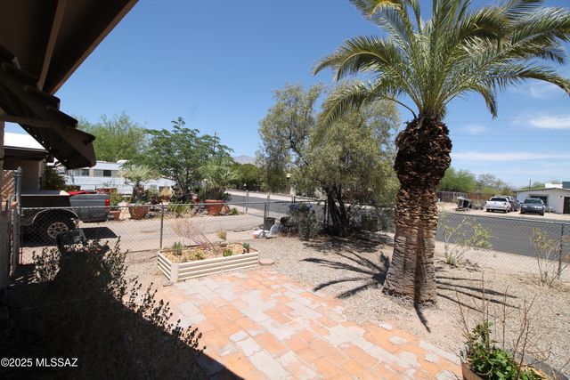 2665 N Leah Place, Tucson, AZ 85705