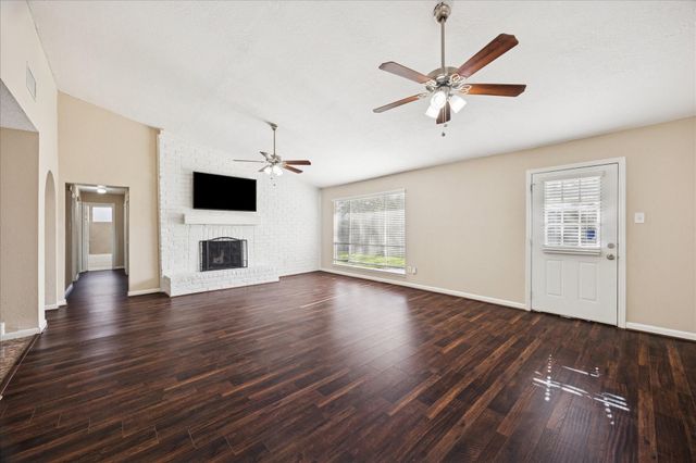 17138 Barcelona Drive, Friendswood, TX 77546