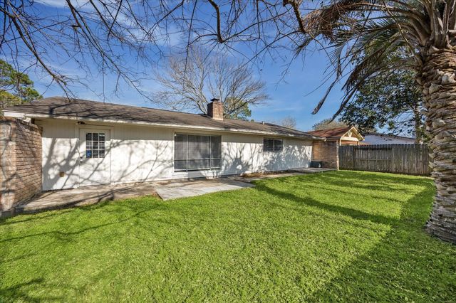 17138 Barcelona Drive, Friendswood, TX 77546