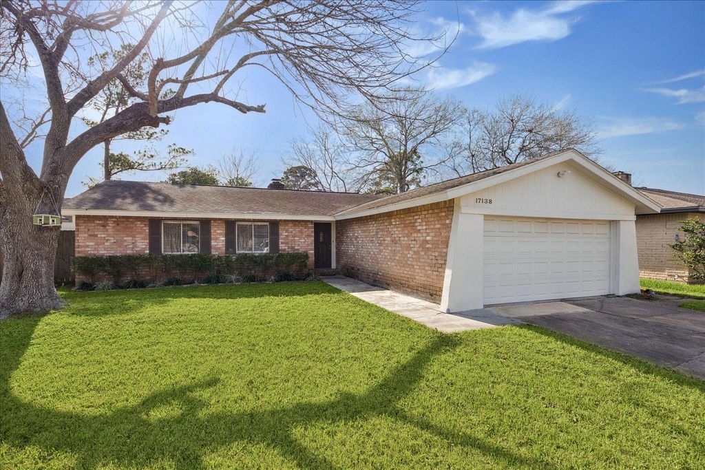 17138 Barcelona Drive, Friendswood, TX 77546