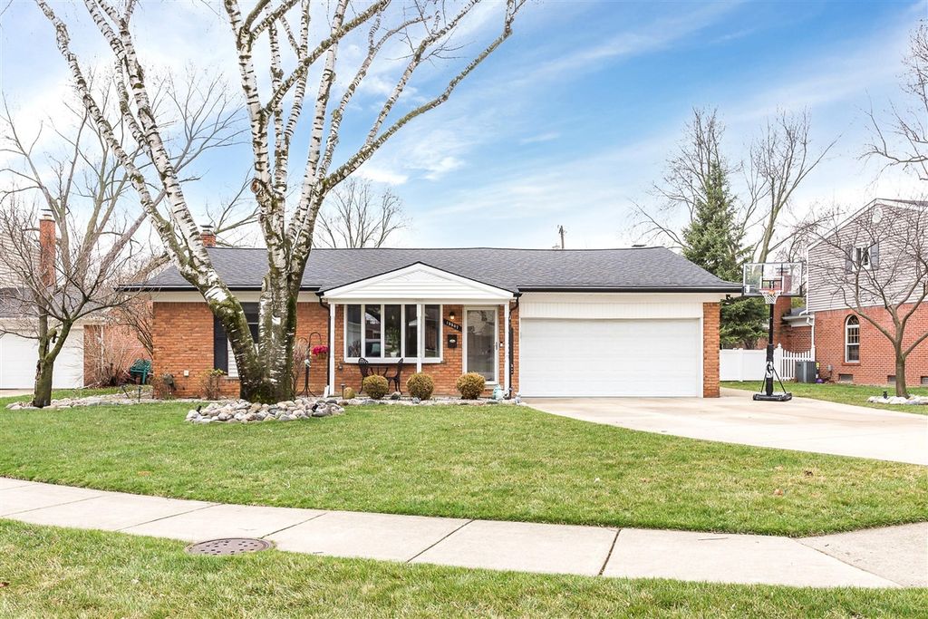 15507 Williams Street, Livonia, MI 48154