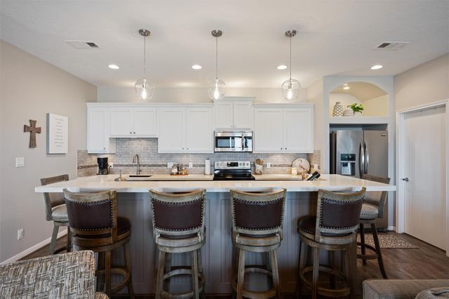 1009 N Monkhouse Drive, Port Bolivar, TX 77650