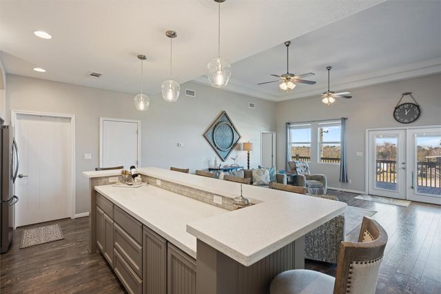 1009 N Monkhouse Drive, Port Bolivar, TX 77650