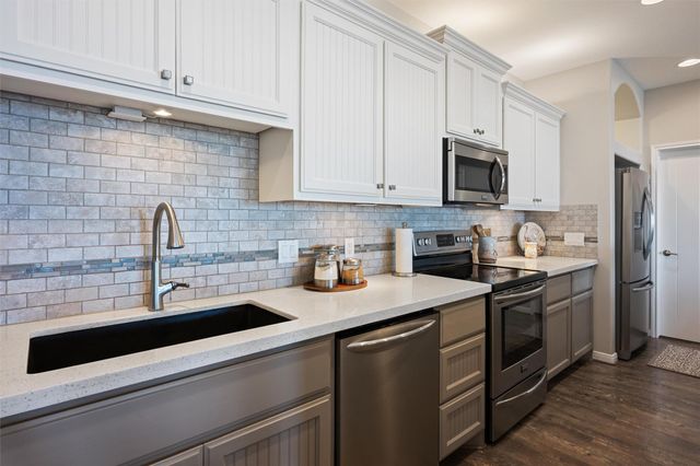 1009 N Monkhouse Drive, Port Bolivar, TX 77650