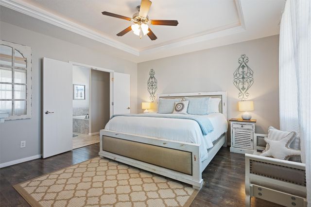 1009 N Monkhouse Drive, Port Bolivar, TX 77650