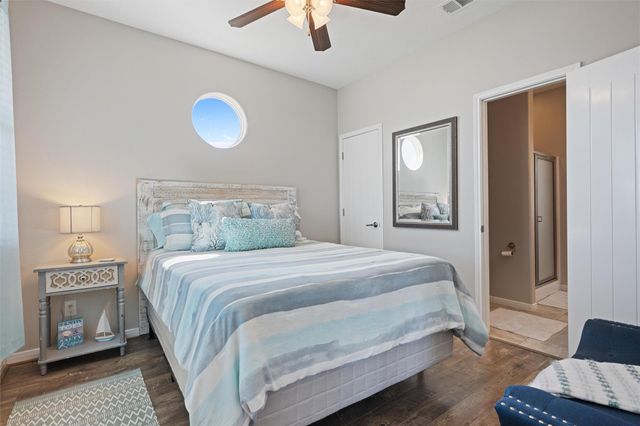 1009 N Monkhouse Drive, Port Bolivar, TX 77650