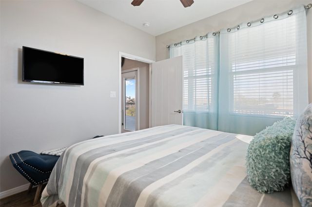 1009 N Monkhouse Drive, Port Bolivar, TX 77650