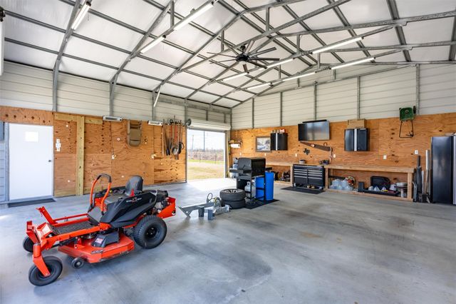 1009 N Monkhouse Drive, Port Bolivar, TX 77650