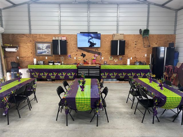 1009 N Monkhouse Drive, Port Bolivar, TX 77650