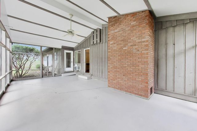 1056 Van Tassel Road, Sleepy Hollow, IL 60118