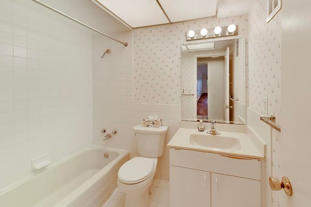 1056 Van Tassel Road, Sleepy Hollow, IL 60118