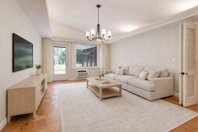 1056 Van Tassel Road, Sleepy Hollow, IL 60118