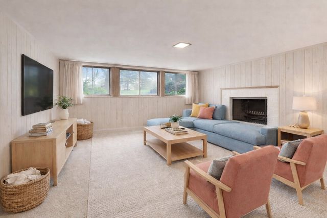 1056 Van Tassel Road, Sleepy Hollow, IL 60118