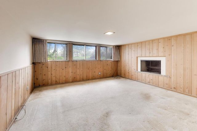 1056 Van Tassel Road, Sleepy Hollow, IL 60118