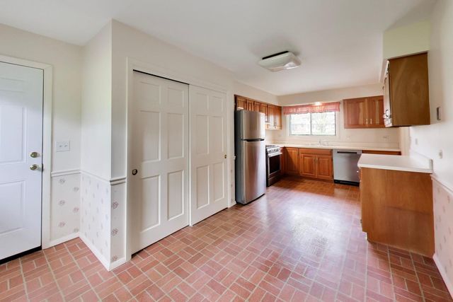 1056 Van Tassel Road, Sleepy Hollow, IL 60118