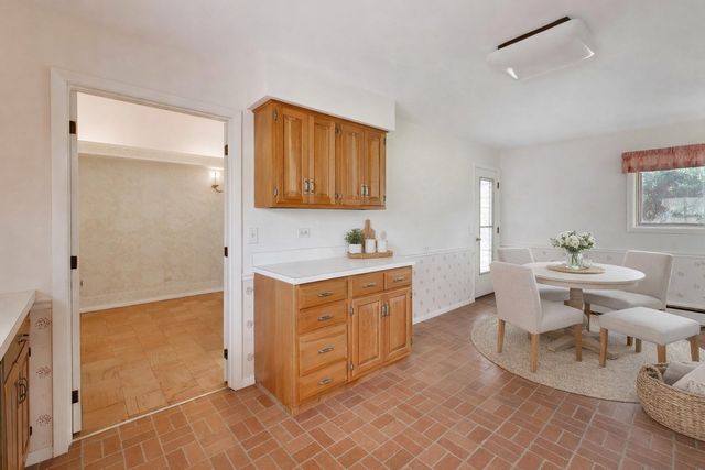 1056 Van Tassel Road, Sleepy Hollow, IL 60118