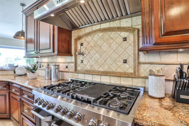 39520 Colleen Way, Temecula, CA 92592