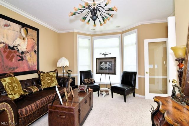 417 W Glengary Circle, Highland Heights, OH 44143