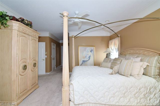 417 W Glengary Circle, Highland Heights, OH 44143