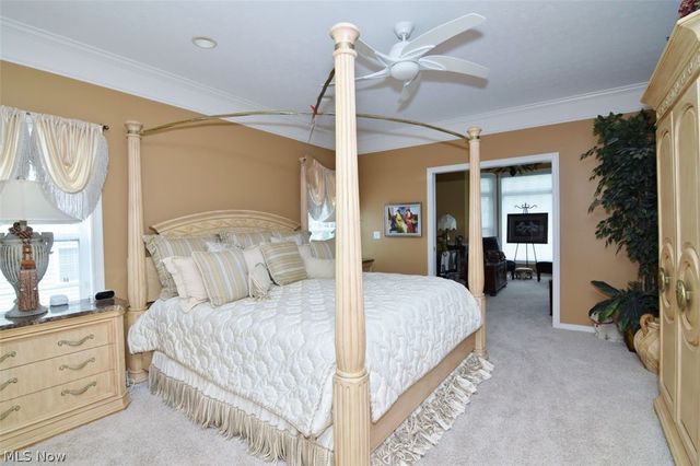 417 W Glengary Circle, Highland Heights, OH 44143