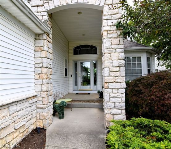 417 W Glengary Circle, Highland Heights, OH 44143