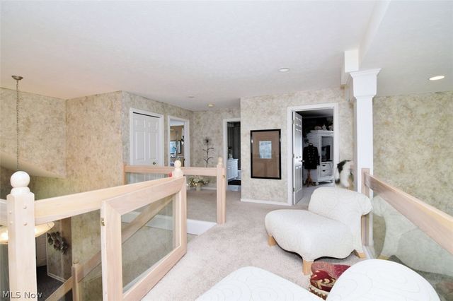 417 W Glengary Circle, Highland Heights, OH 44143