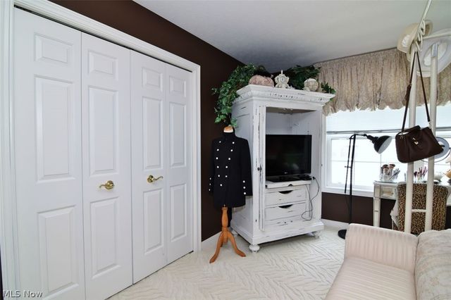 417 W Glengary Circle, Highland Heights, OH 44143