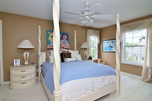 417 W Glengary Circle, Highland Heights, OH 44143
