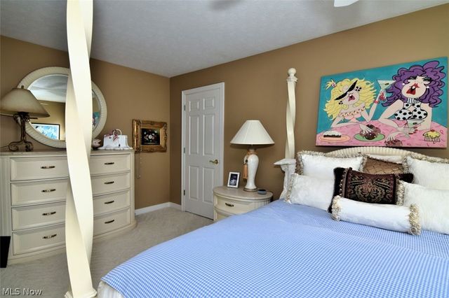 417 W Glengary Circle, Highland Heights, OH 44143
