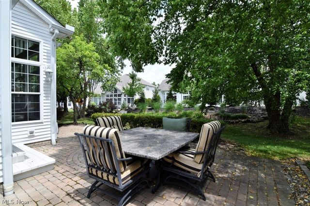 417 W Glengary Circle, Highland Heights, OH 44143