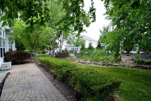 417 W Glengary Circle, Highland Heights, OH 44143