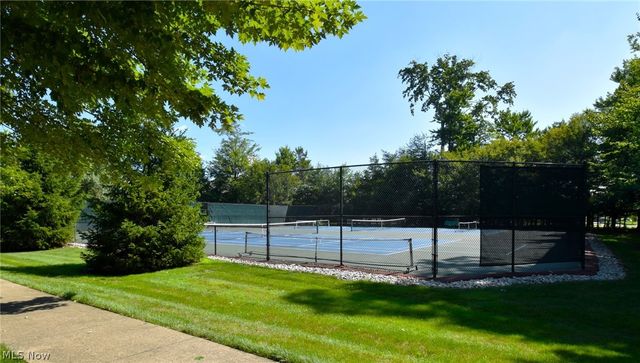 417 W Glengary Circle, Highland Heights, OH 44143