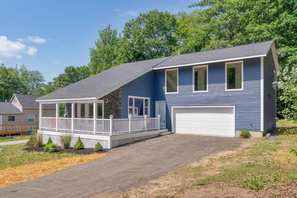 28 Douglas Street, Lisbon, ME 04252 — exterior