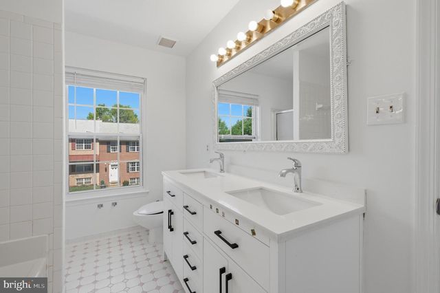 46601 CARRIAGE CT, Sterling, VA 20164
