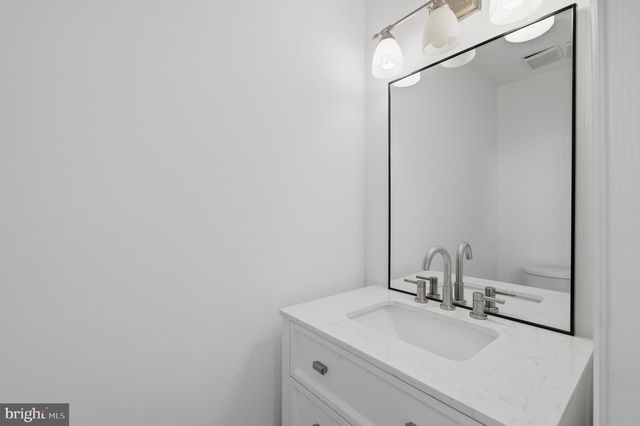 46601 CARRIAGE CT, Sterling, VA 20164
