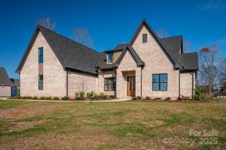 116 Lake Mist Drive, Belmont, NC 28013